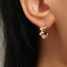 European and American fashion simple twist twist C-shaped earrings